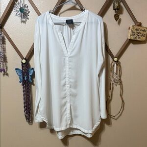 Lysse Elegant White Blouse